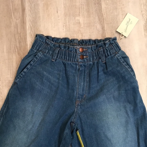 NWT Universal Thread Women's Denim
High Waist Paper Bag Jeans - Picture 5 of 6